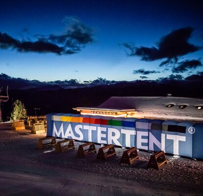 The inflatable with the brand name Mastertent is located at the Plose mountain. 