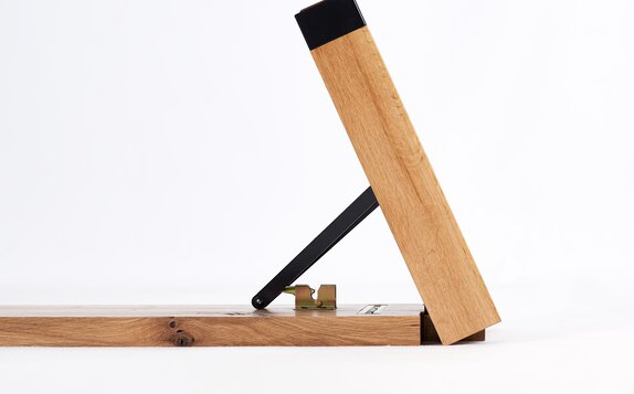 The base frame of the Lago set is folded together. 