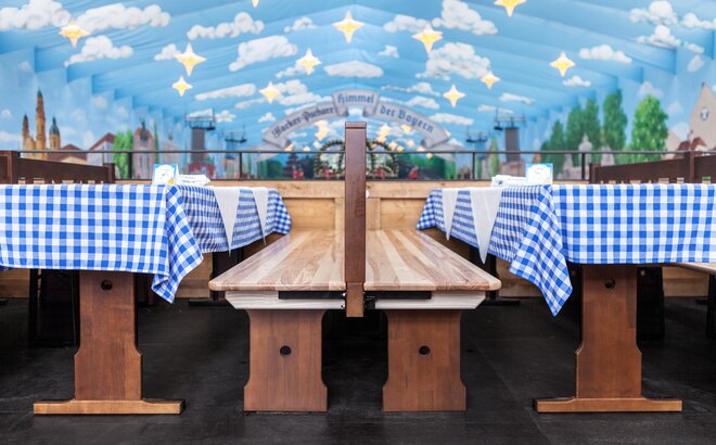 Special production of an Oktoberfest furniture for the Hacker Pschorr Festival marquee. The detailed view is showing the set from the side. 