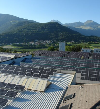 Impianto fotovoltaico sul tetto del vecchio stabile aziendale MASTERTENT