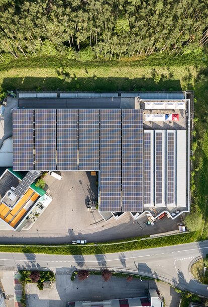 Impianto fotovoltaico sul tetto del vecchio stabile aziendale MASTERTENT