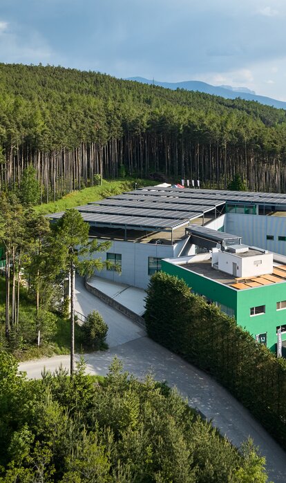 Impianto fotovoltaico sul tetto del vecchio stabile aziendale MASTERTENT