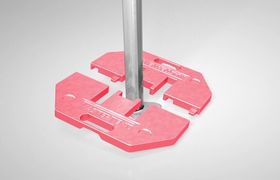 Le piastre di base, composte da due pezzi, fissate alla gamba del gazebo pieghevole.