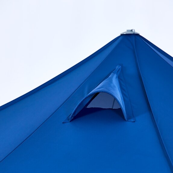 Roof with air openings.