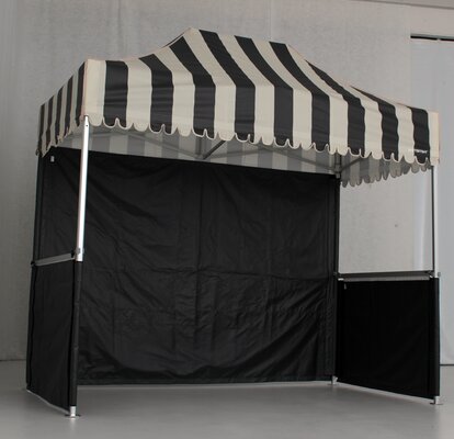 Gazebo pieghevole a strisce bianco e nero 3x1.5 con frontalino personalizzato e pareti laterali nere