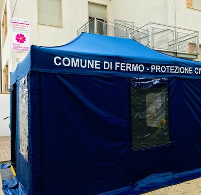 The Civil Defense of the City of Fermo chose our blue 4.5x3 m Rescue Kit for emergency situations.