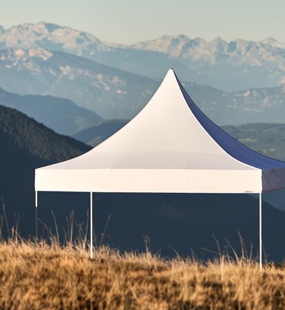 Gazebo pieghevole 5x5m bianco con tetto a pagoda Mastertent