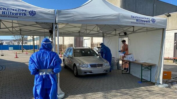 Drive-in Teststation dank Faltpavillons von Mastertent