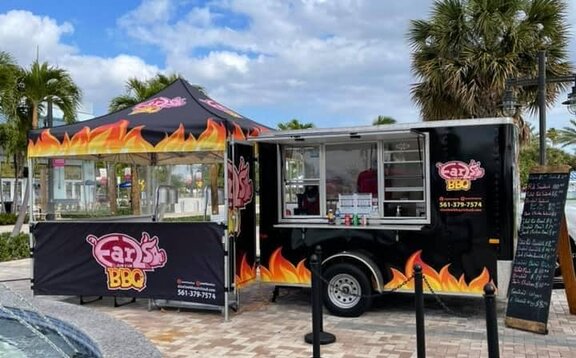 gazebo per street-food nero con fiamme arancioni per BBQ