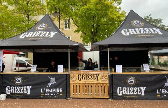 Roof Shape: Pagoda with awnings