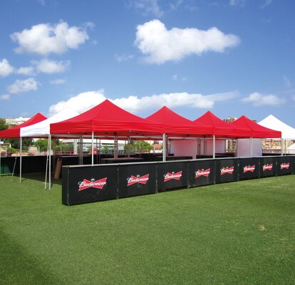 Gazebo rossi e bianchi 3x3 m per evento all'aperto Budweiser 