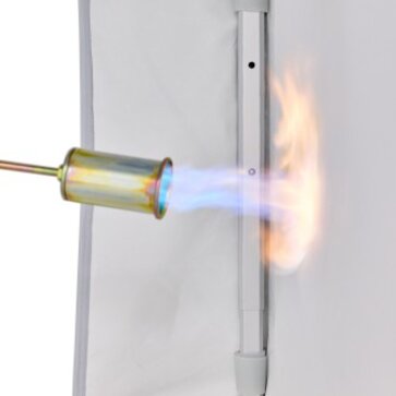 Il tessuto del gazebo cucina in fibra di vetro refrattaria viene testato con una fiamma di fuoco diretta e non brucia