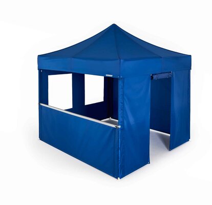 Gazebo pieghevole blu con diverse pareti: una porta, una parete con bancone e una parete con finestre.